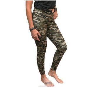 Girls with Guns (GWG) Concealed Casual - Concealed Carry Leggings - Camo - Small